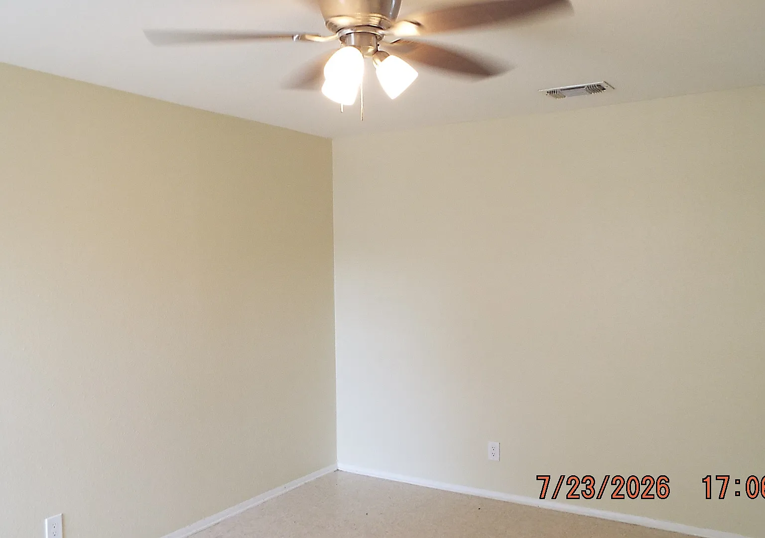 4 bed, 1.5 bath, 1050 sqft, $1,295 — Photo 3