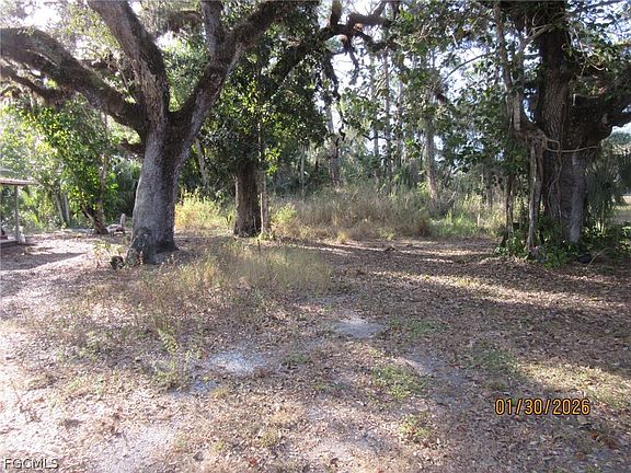 2nd image of 949 Caloosahatchee Ave