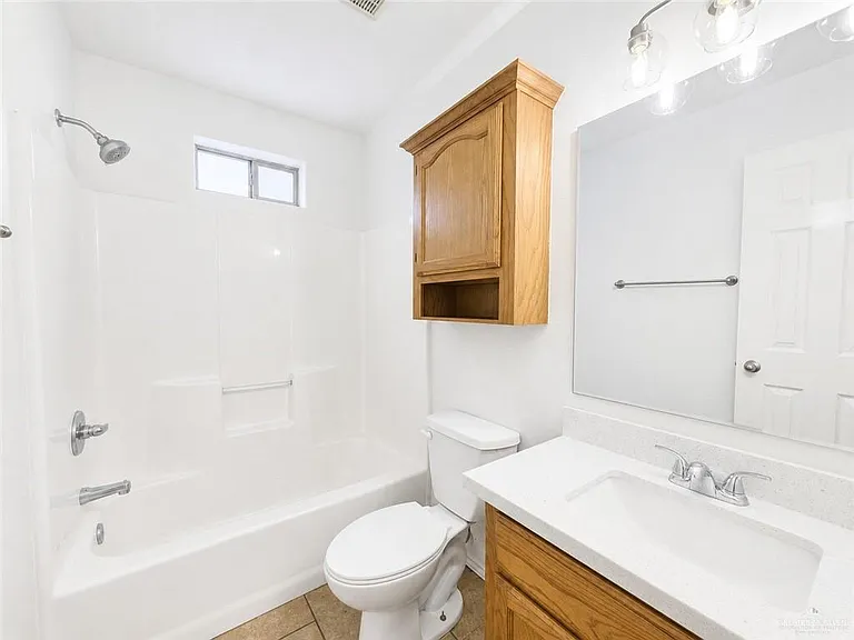 1523 Oasis Ave #4 — Photo 7