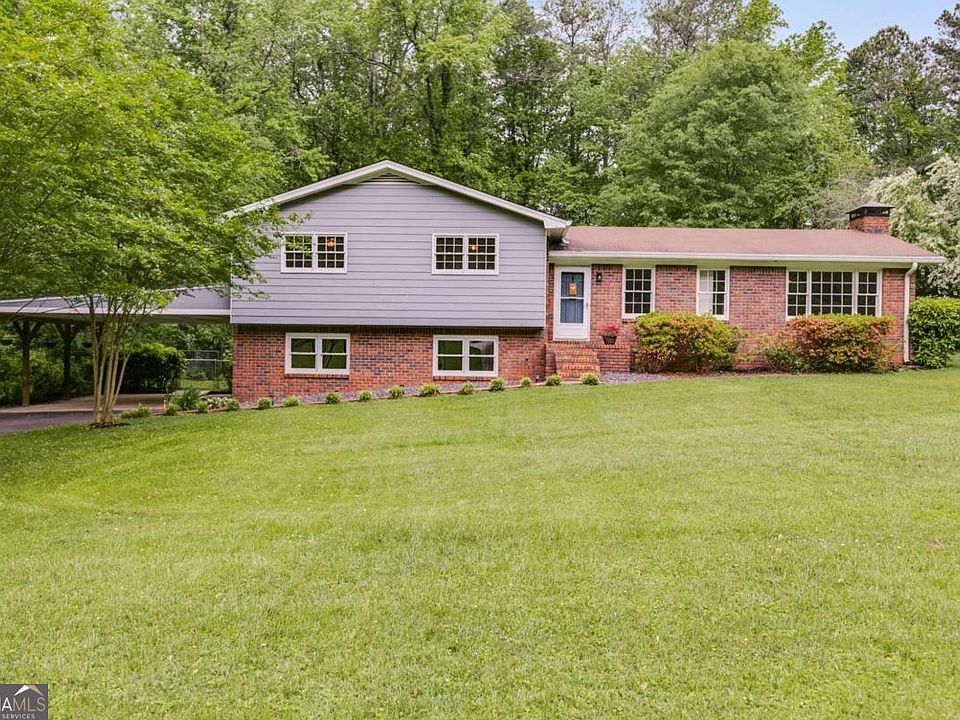 1st image of 385 Vineyard Dr NW