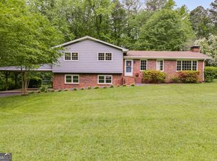 385 Vineyard Dr NW, Marietta, GA 30064