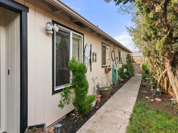 3093 Paul Cir, Medford, OR 97504