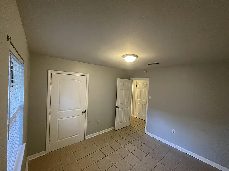 7047 Meadow Park Ave — Photo 8