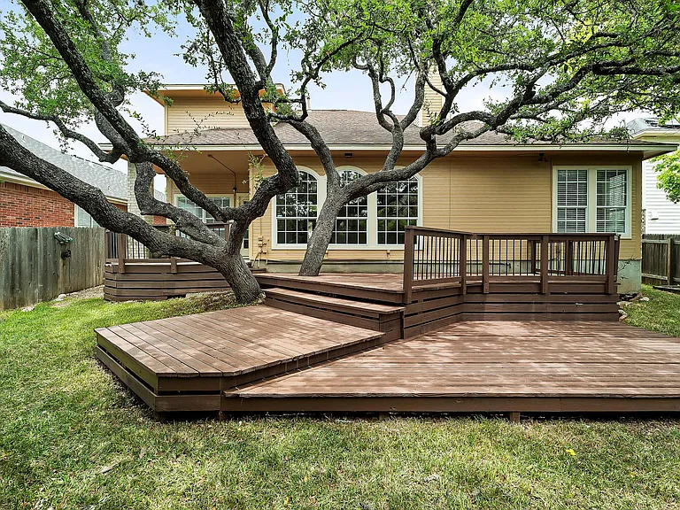 6921 Auckland Dr — Photo 32