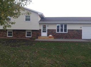 801 E Washington St, Le Roy, IL