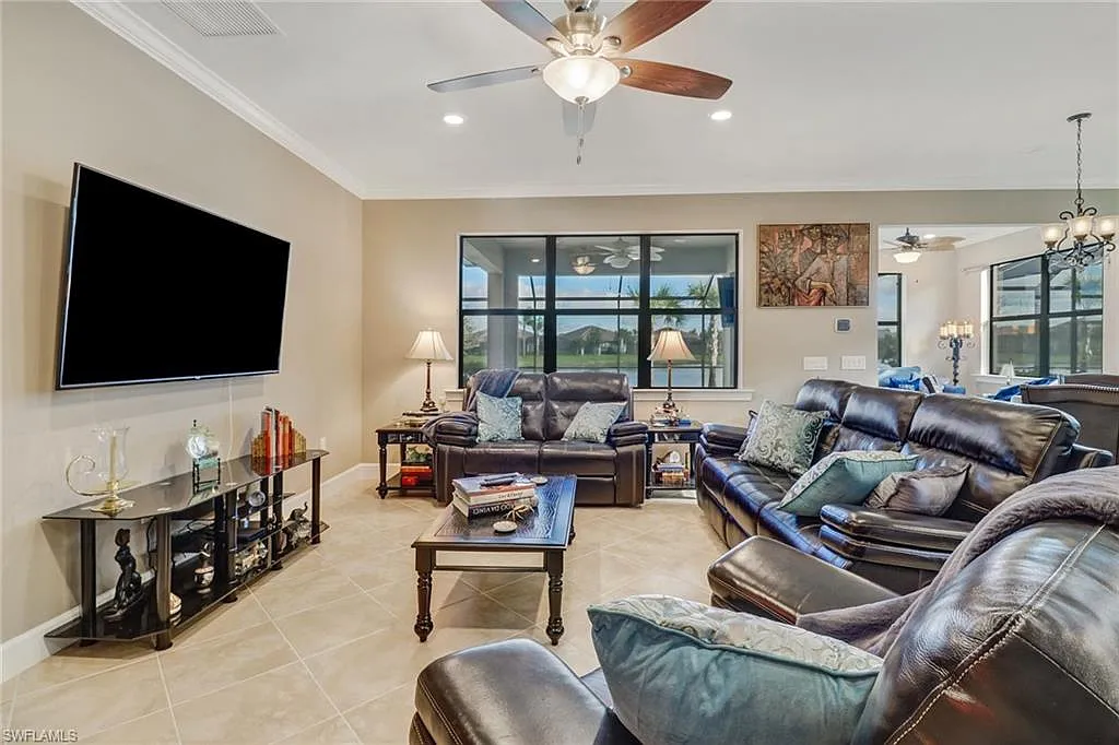 3 bed, 2.0 bath, 1805 sqft, $11,500 — Photo 4