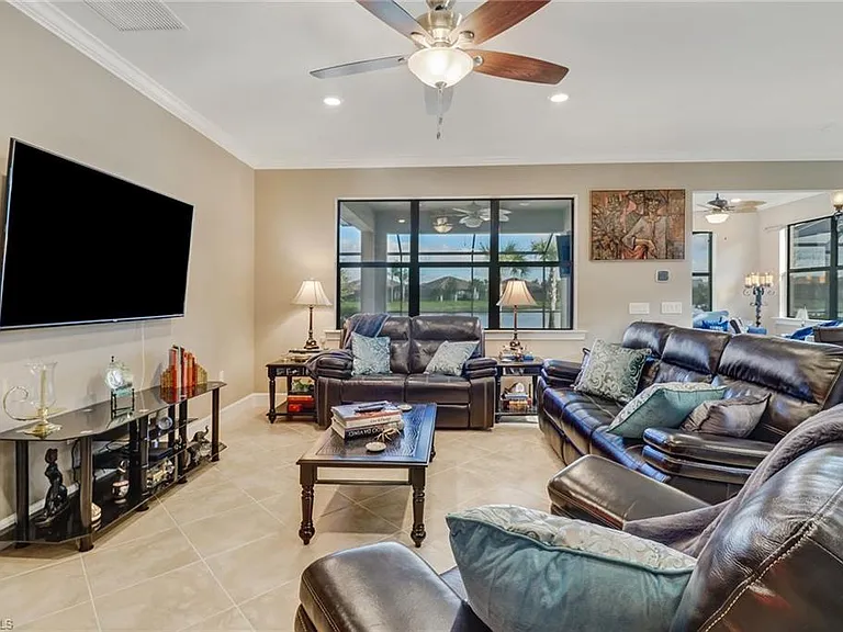 7567 Winding Cypress Dr — Photo 4