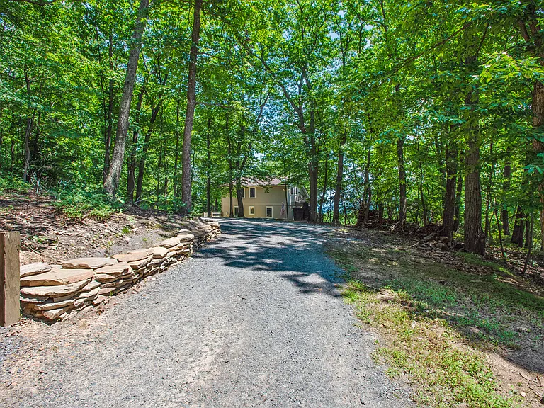 1619 Summit Dr — Photo 37