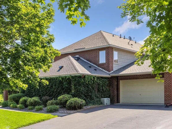 1900 Hunter Hill Rd, Hudson, WI 54016