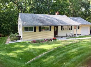 20 Timber Ln, Stamford, CT 06905