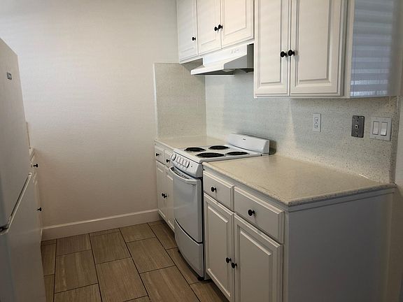 2nd image of 1632 Ontario Dr