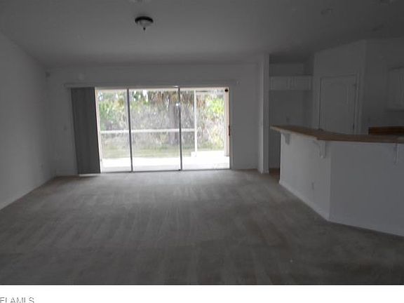 5th image of 410 Norwood Ave S