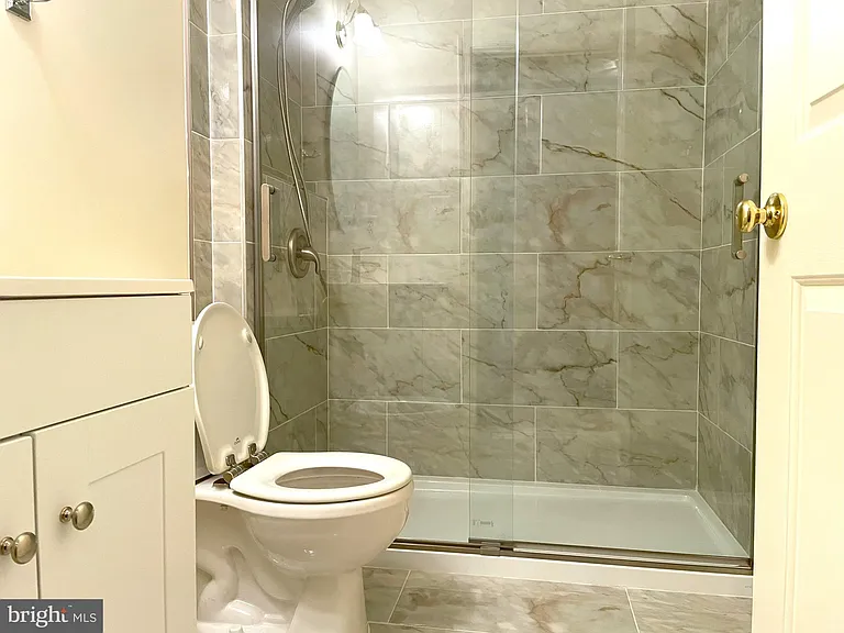 2540 Banshire Dr — Photo 6