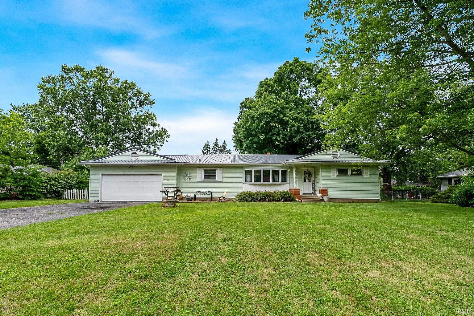 107 E Tyner Dr photo 1