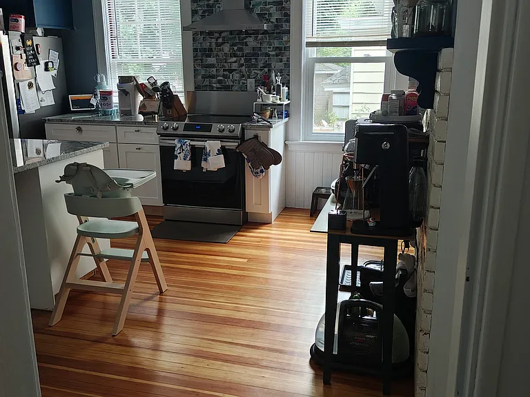 29 Roslyn Ave — Photo 44