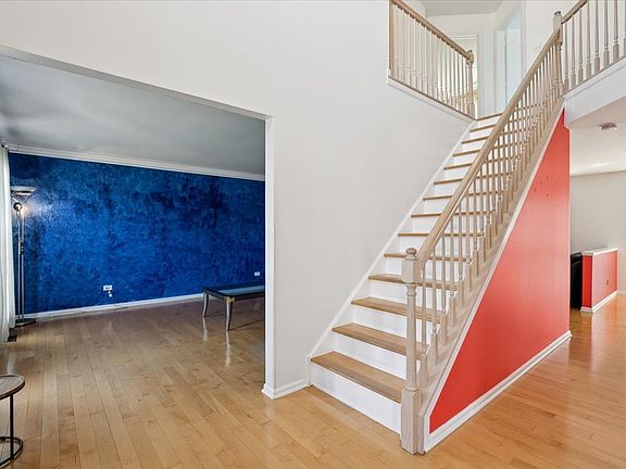 3rd image of 554 Charlton Ct