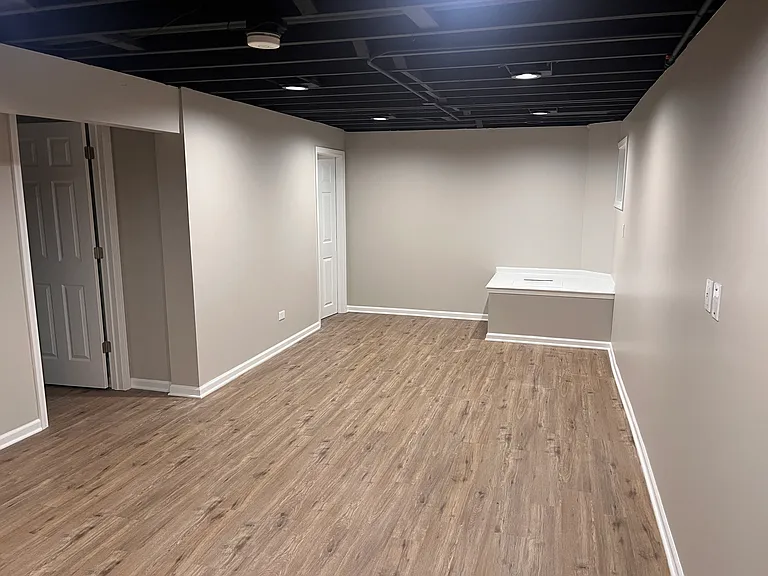 1204 Locust Dr — Photo 1