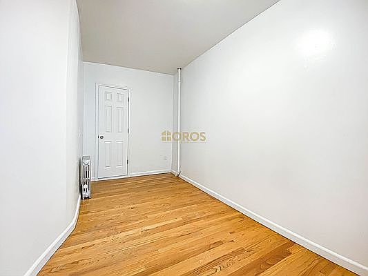 3rd image of 236 E 7th St APT 1A