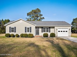 100 Burrell Ln, Richlands, NC 28574
