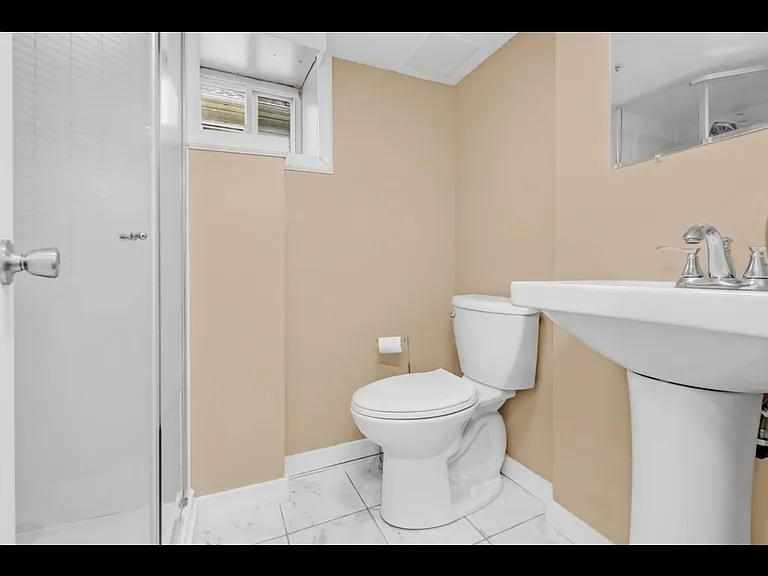 1155 James Ave — Photo 7