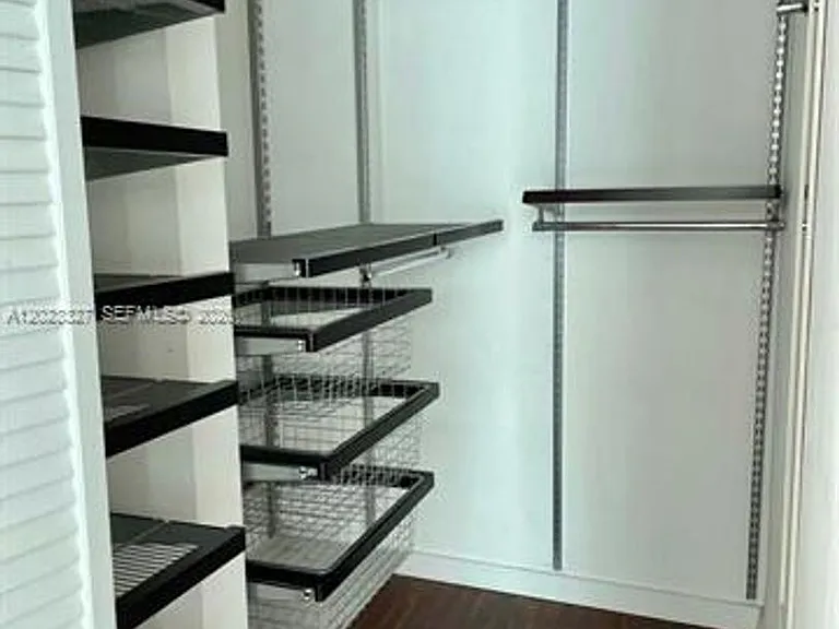 300 S Biscayne Blvd #T-1404 — Photo 16