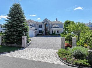 (Undisclosed Address), West Islip, NY 11795