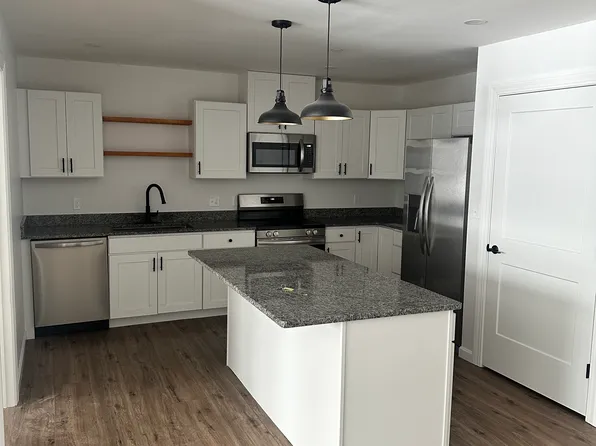 211 Main St #203, Sabattus, ME 04280