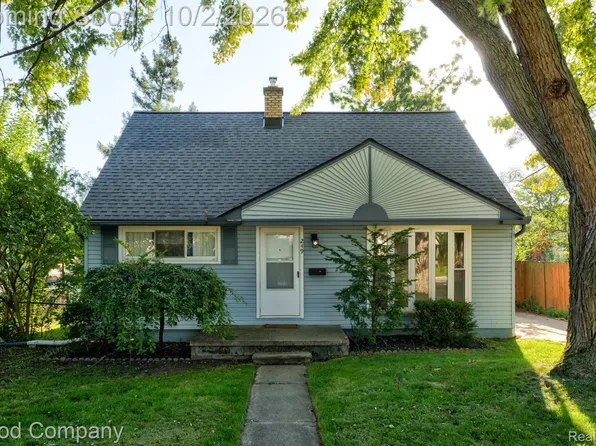 249 S Chocolay Ave, Clawson, MI 48017