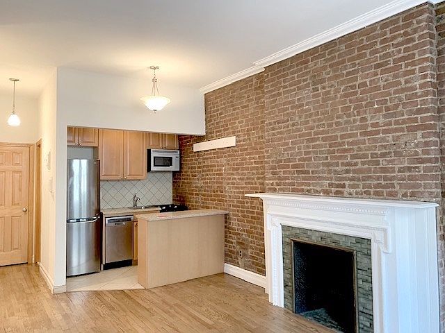 1st image of 168 W 77th St #3F