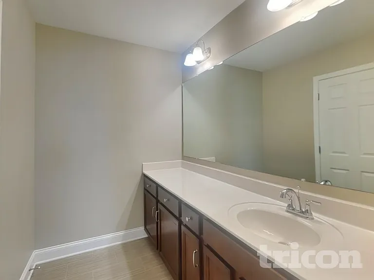 1013 Wickshire Dr — Photo 17
