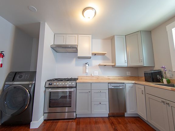 3rd image of 1431 Constance St
