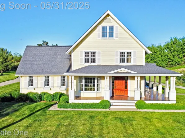 1121 S Hadley Rd, Ortonville, MI 48462