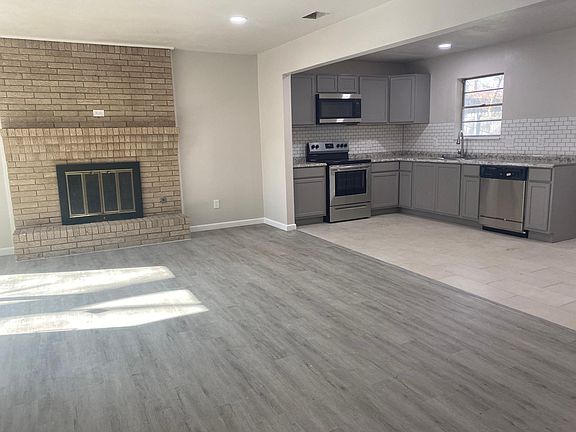 4th image of 509 Charlotte St