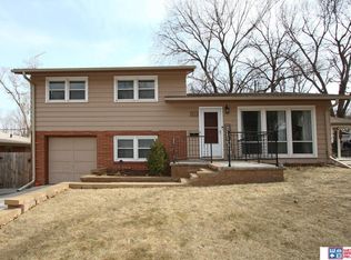 3414 Curtis Dr, Lincoln, NE 68506