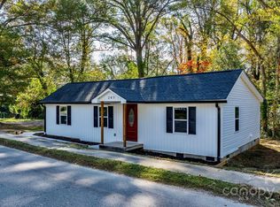 205 W Robinson St, Dallas, NC 28034