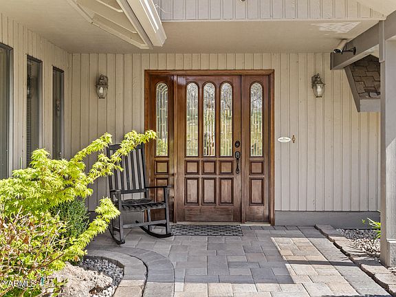 3rd image of 8603 Hawthorn Dr