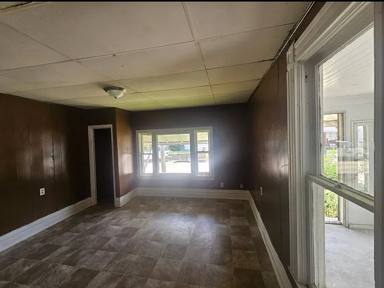 316 Columbus St — Photo 5