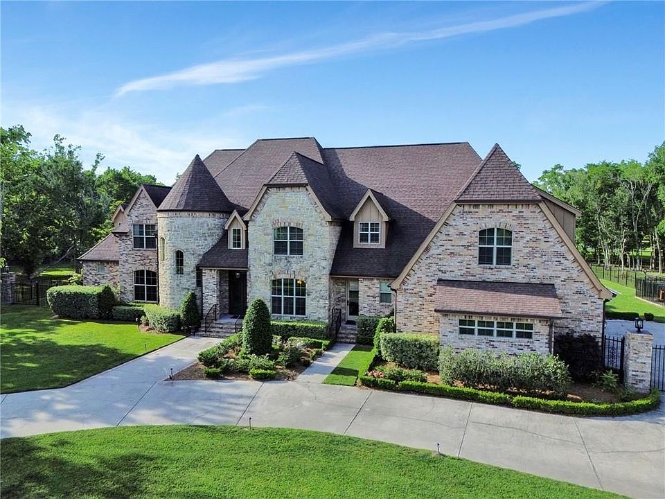 1st image of 11 Arbor Cir