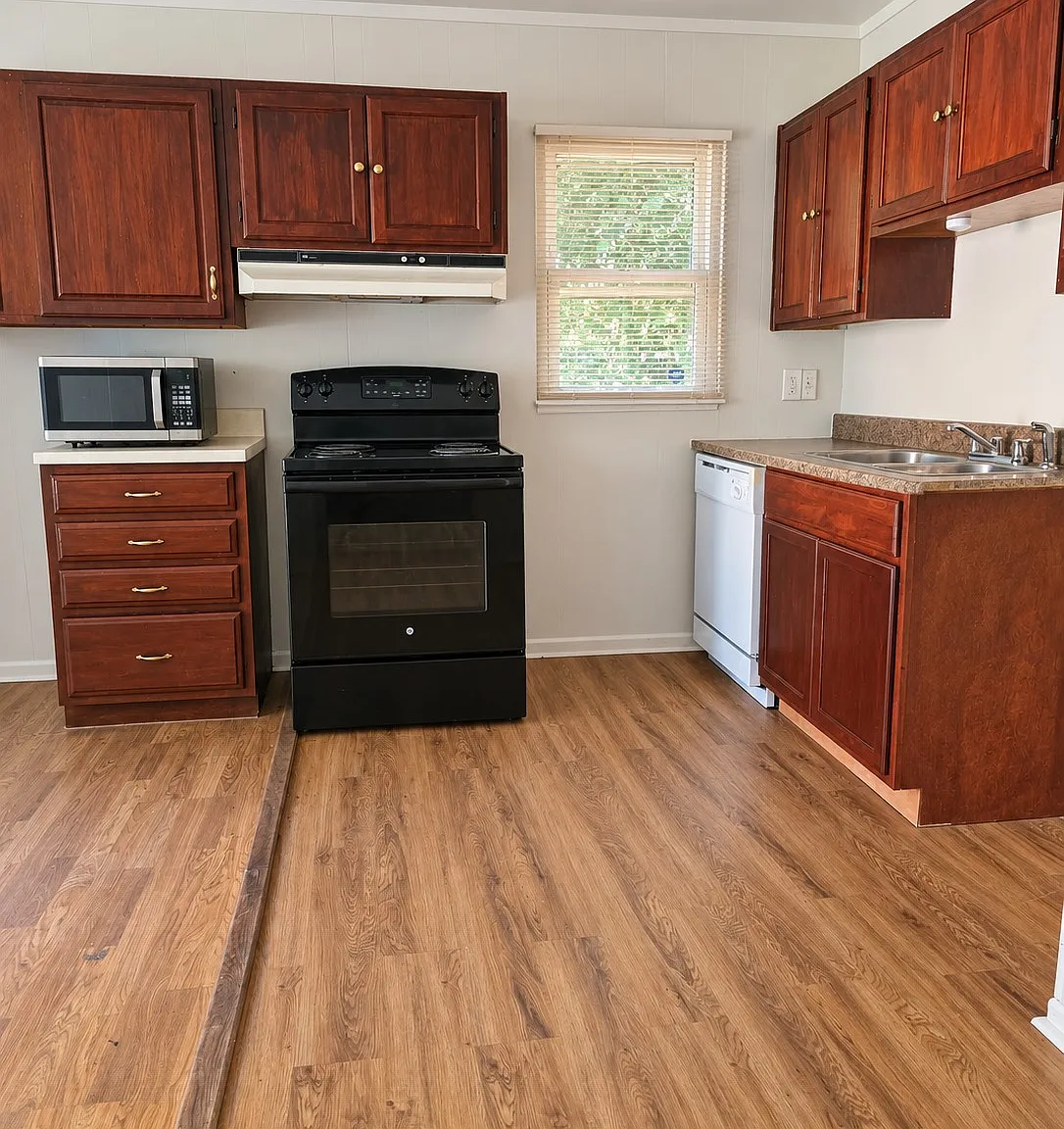 3 bed, 1169 sqft, $1,600 — Photo 4