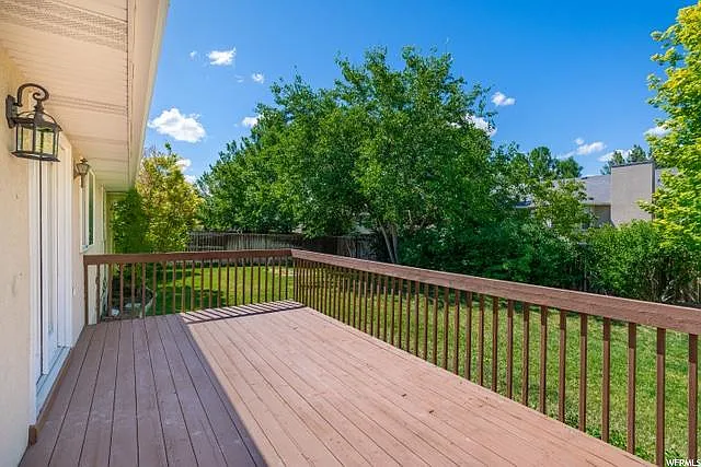 347 E La Vera Ln — Photo 15