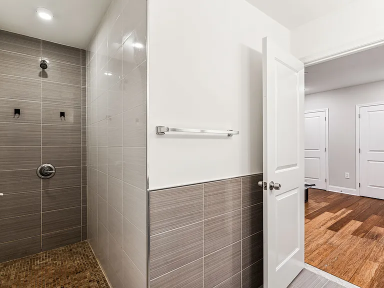 1721 Pine St #B — Photo 5