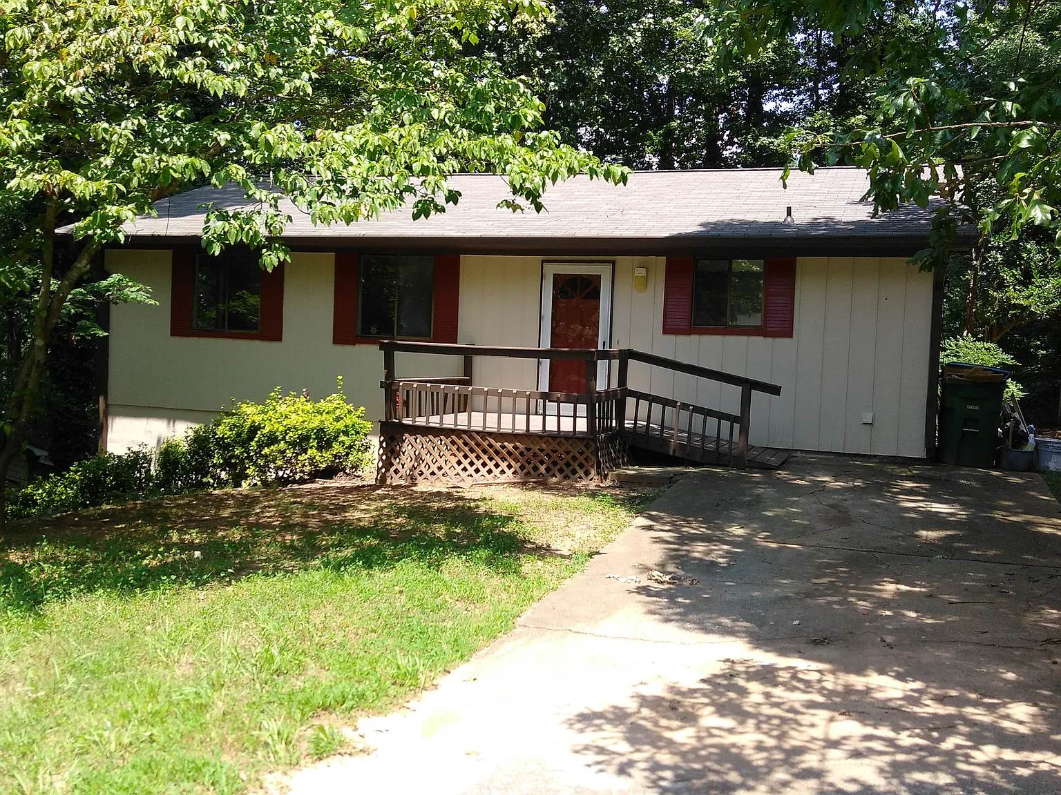 3 bed, 1120 sqft, $1,775 — Photo 1