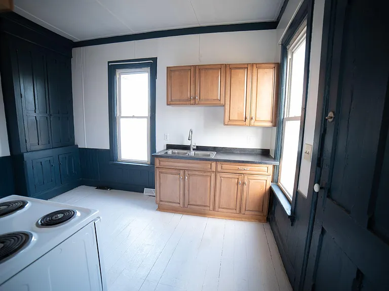 218 Baldwin St #A — Photo 7