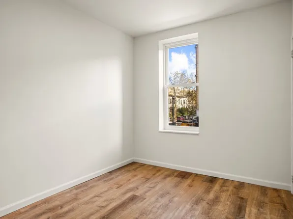 408 Rogers Avenue image 5 of 7