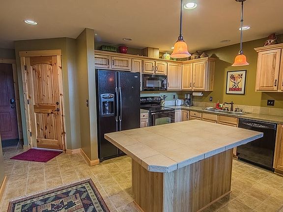 4th image of 50 Raintree Ln #3