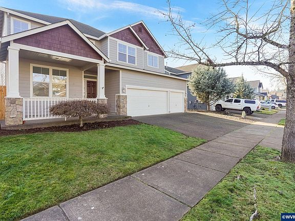 3rd image of 1676 Marten Ave SW