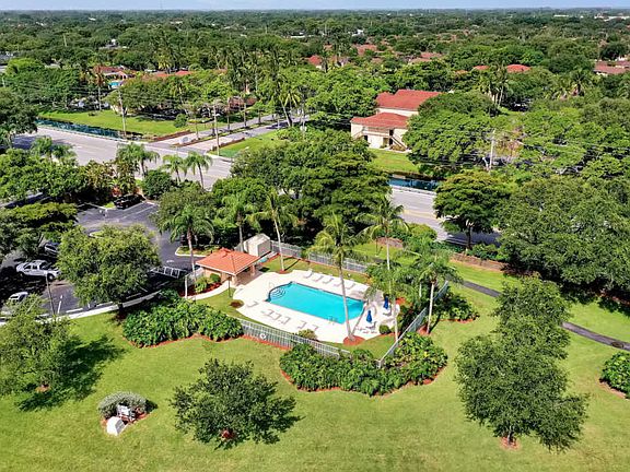 5th image of 9768 Kamena Cir