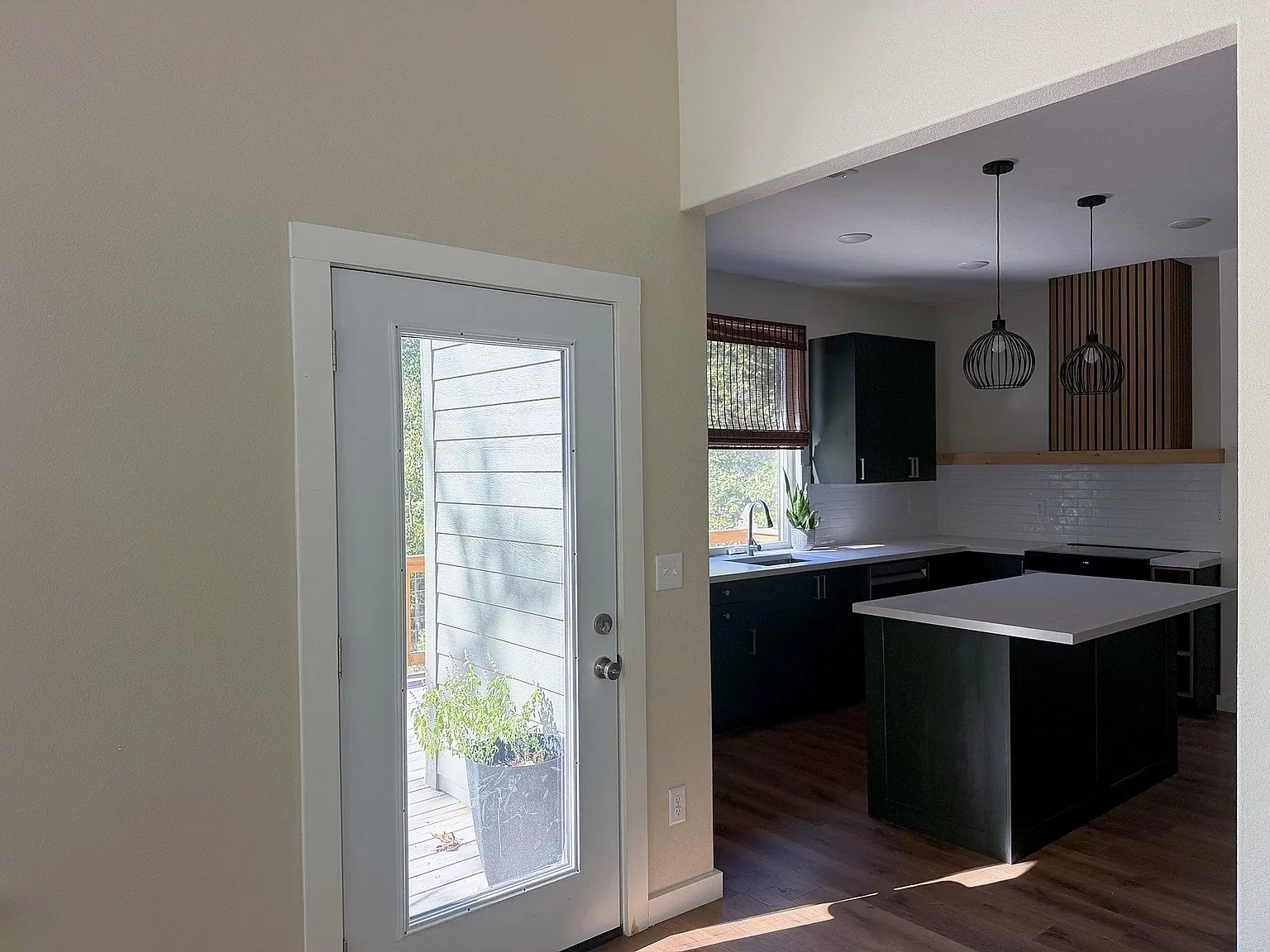 3 bed, 2.5 bath, 1725 sqft, $2,195 — Photo 4