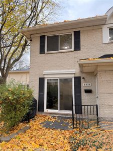 8526 Hampshire Dr, Sterling Heights, MI, 48313