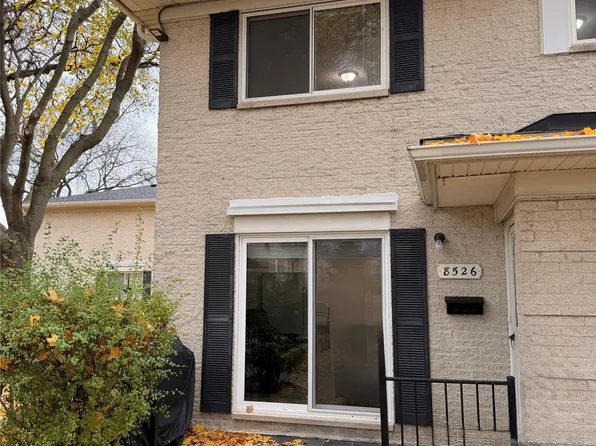 8526 Hampshire Dr, Sterling Heights, MI 48313